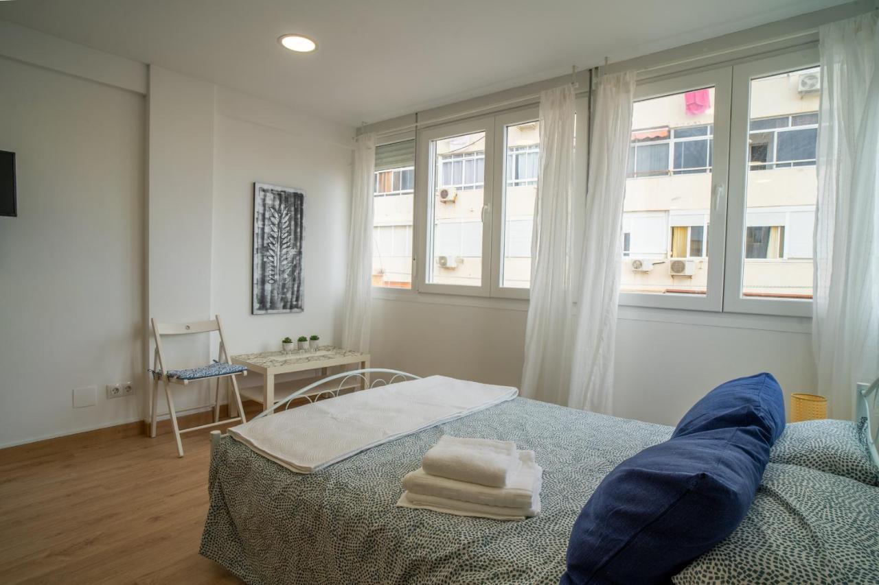 Apt. P/3 10' From The Beach W/Wifi In توريمولينوس المظهر الخارجي الصورة